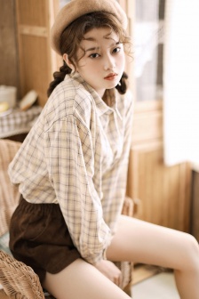 山西窑洞老阿姨